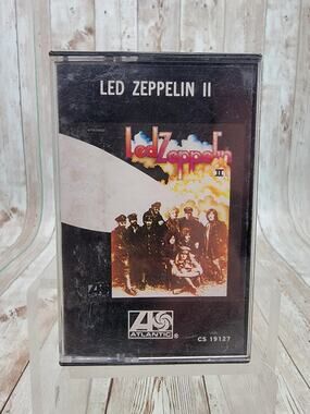 Led Zeppelin II Cassette Tape CS 19127 Classic 60's Music Rock